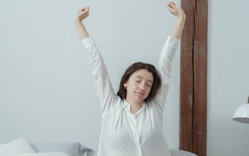 How to wake up early