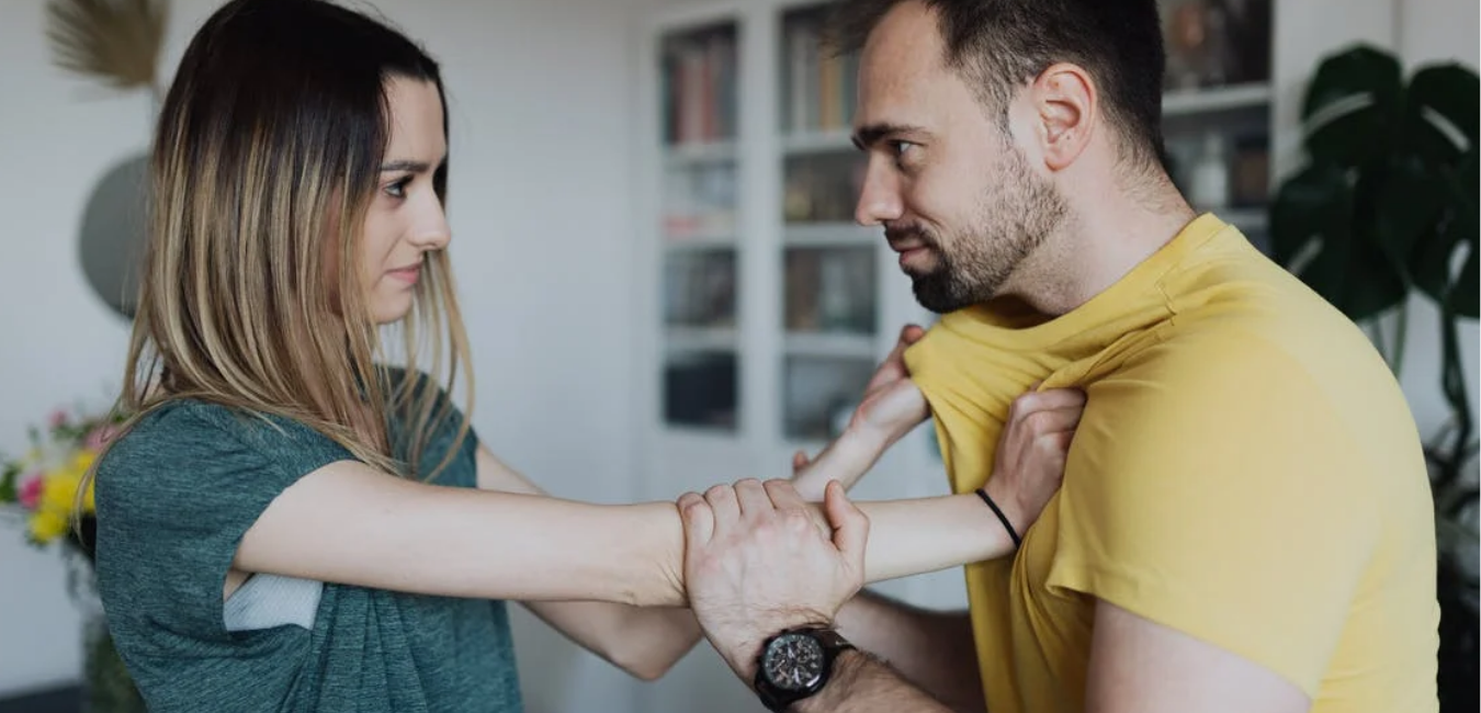 7 Red flags you should never ignore in a relationship