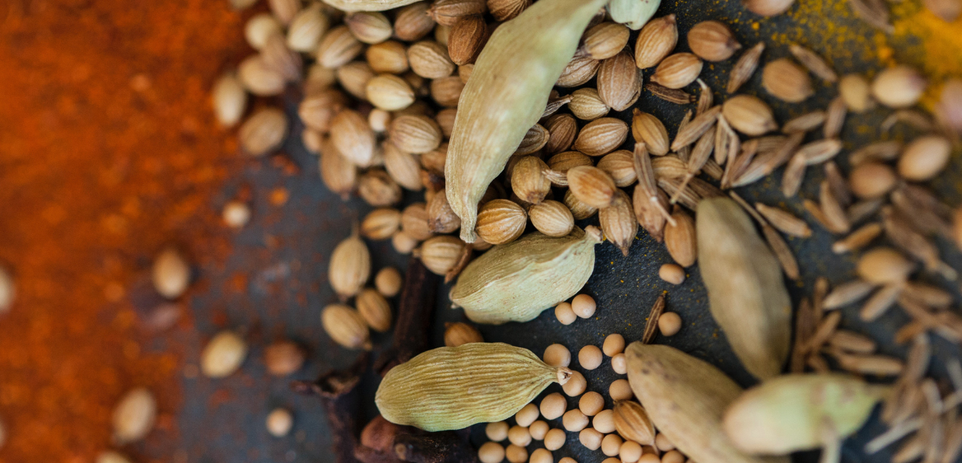 7-reasons-why-one-should-consume-cardamom-water 