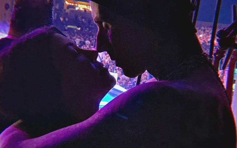 Kourtney Kardashian travels with hubby Travis Baker; becomes the ‘tour wife’