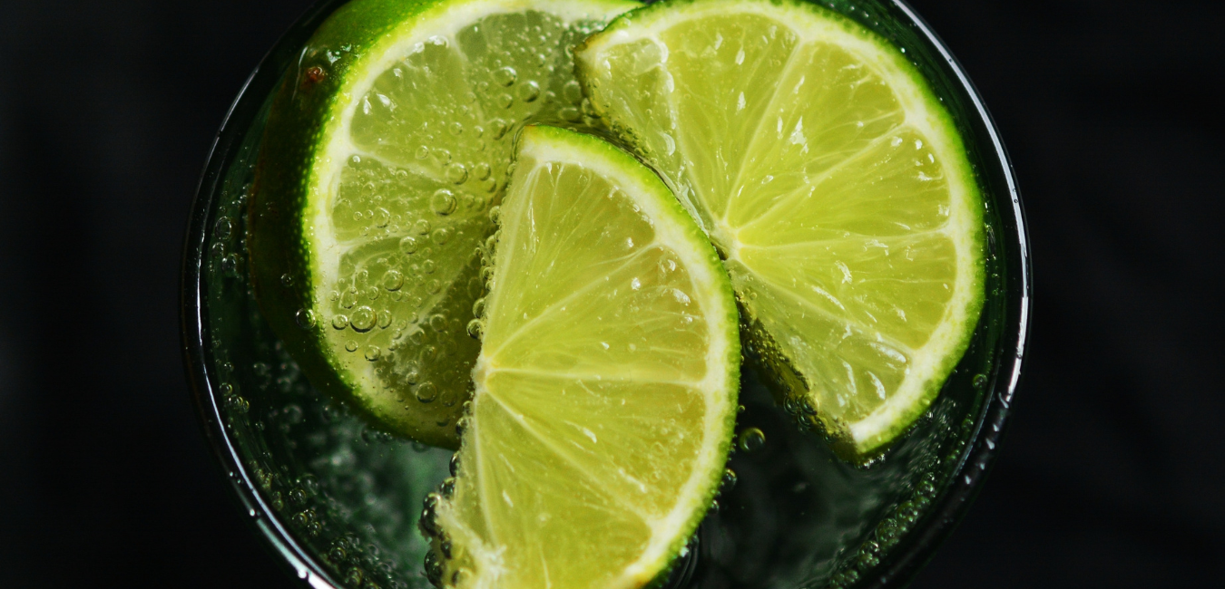 benefits-of-drinking-hot-lemon-and-honey-water