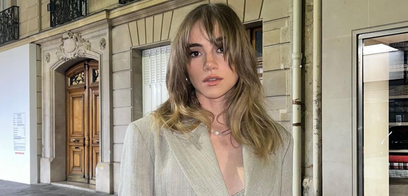 Suki Waterhouse jokes about taking parenting advice from Reddit