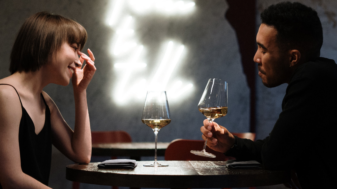 6 Things you shouldn't discuss on a first date