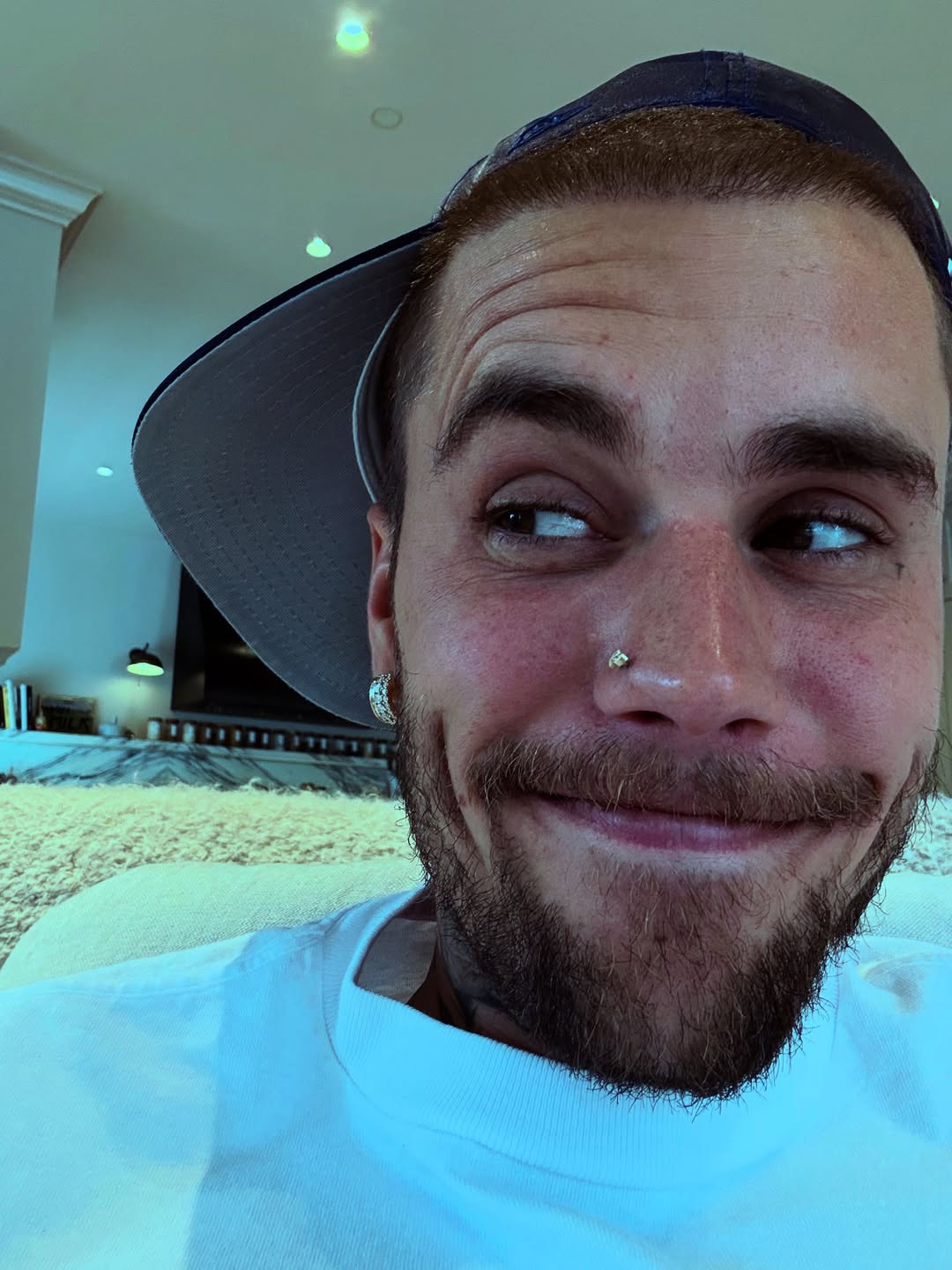 Justin Bieber puzzles fans with cryptic photos after changing Instagram name 4 Justin Bieber