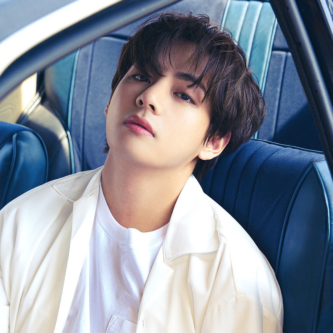 BTS V replaces NewJeans as brand ambassador for soft drink brand 2 BTS V