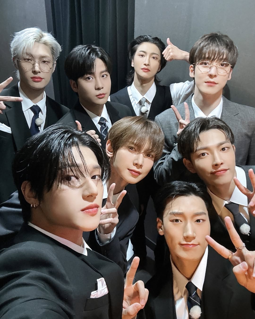 ATEEZ Wooyoung's adorable interaction with a fan's dog goes viral 2 ateez