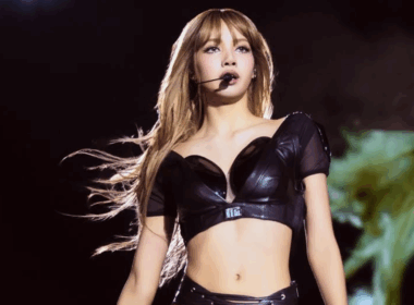 Lisa criticized for wearing bold outfit