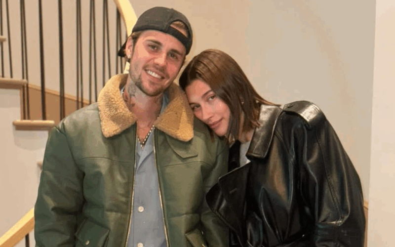 Justin kisses Hailey in new photo