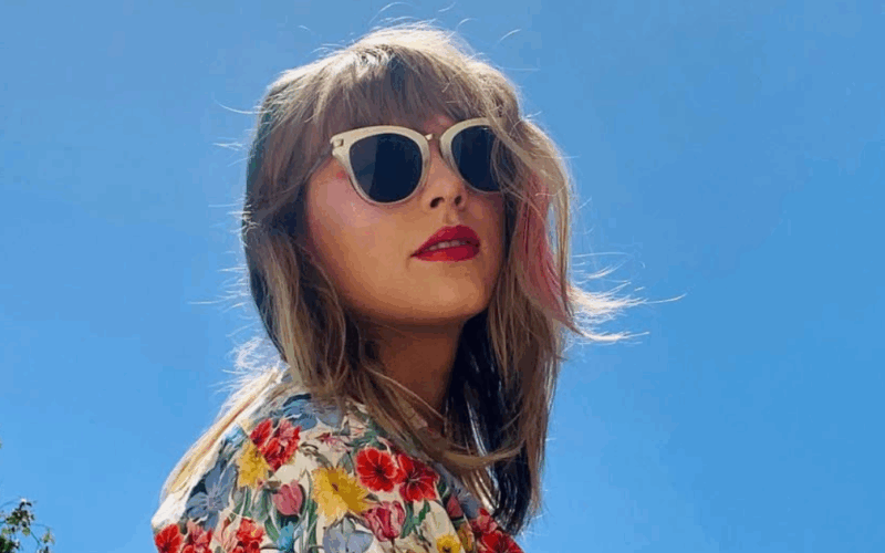 Taylor Swift ex-boyfriend's mother shades her