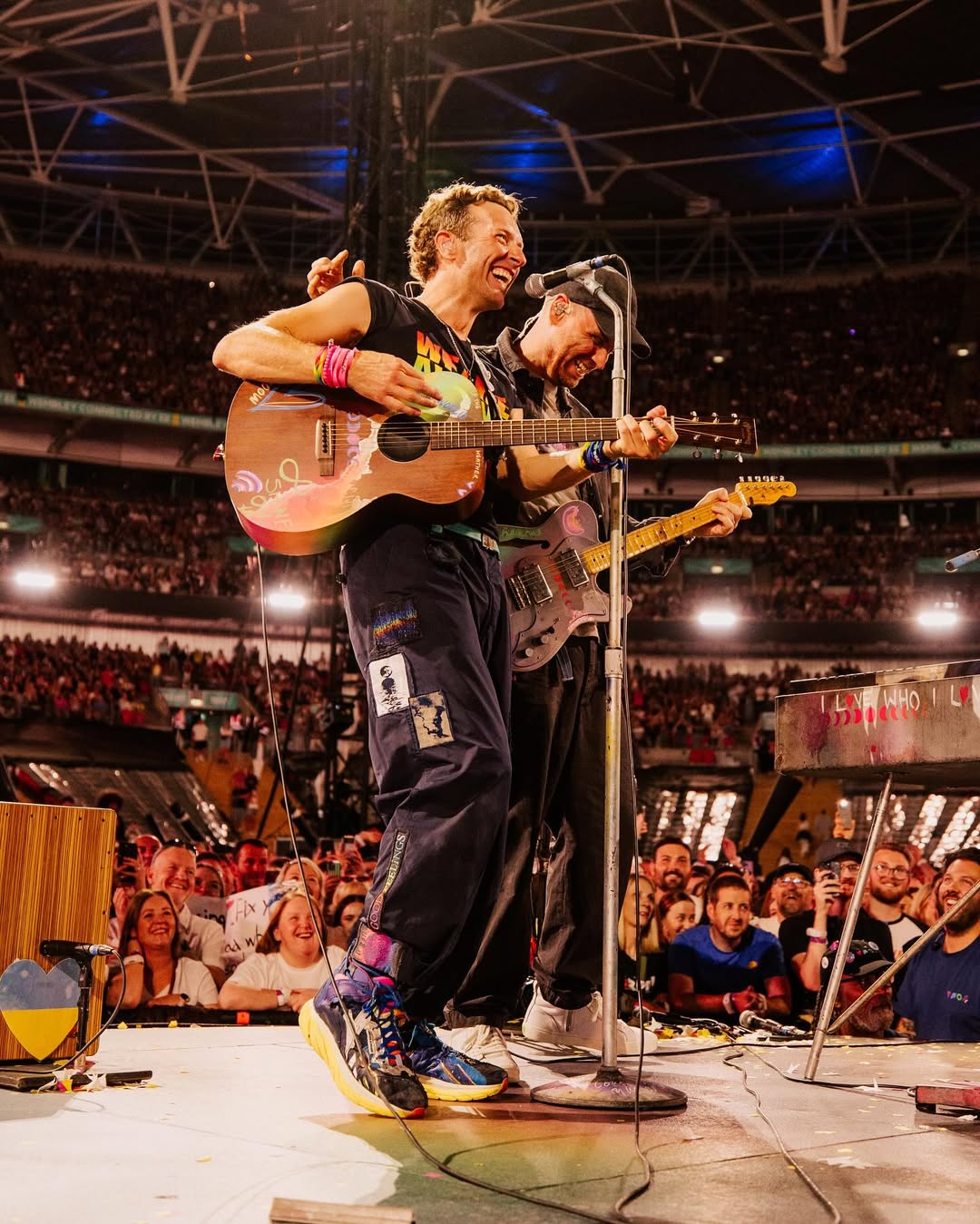 Show 214 London%F0%9F%93%B7 %40annaleemedia%F0%9F%93%B9 %40erickadesouza ColdplayLondon Coldplay MusicOfTheSpheresW